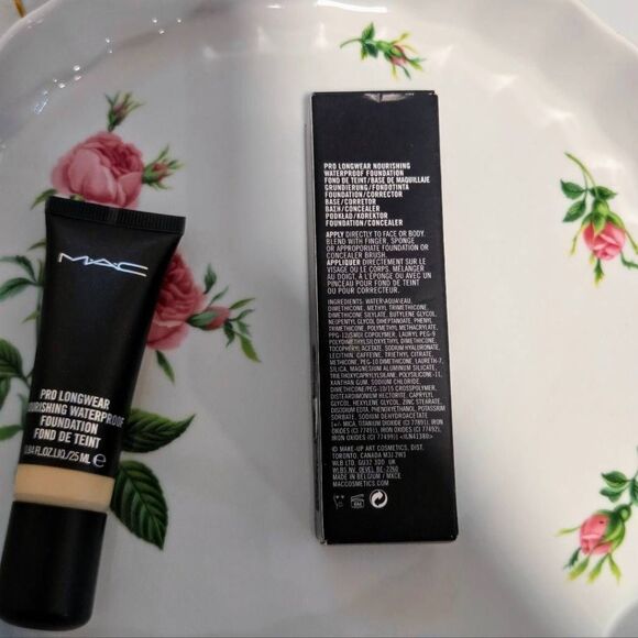 NIB MAC Pro Longwear Nourishing Waterproof Foundation – Shade NC12 – 0.84oz - Picture 2 of 5